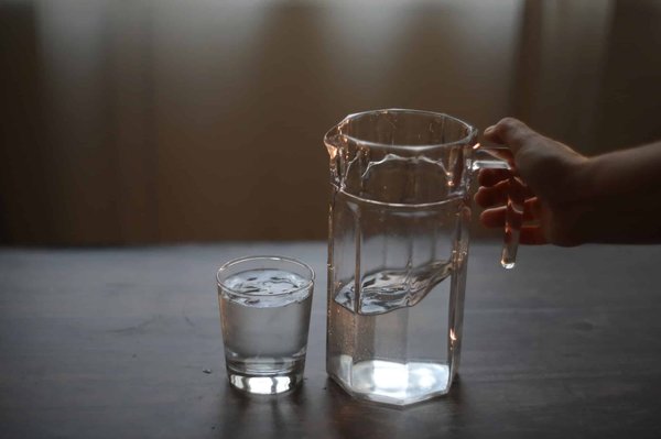 Carafe d'eau filtrante : des avantages à ne pas ignorer
