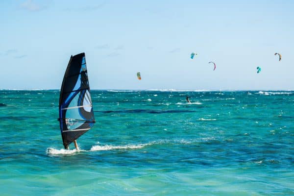 Quels sont les critères à prendre en compte pour bien choisir sa planche à voile ?