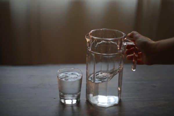 Carafe d’eau filtrante : des avantages à ne pas ignorer